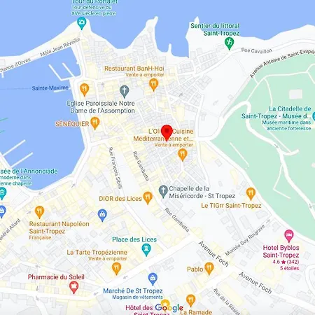 La Treille Au Coeur Du Village Сен-Тропе