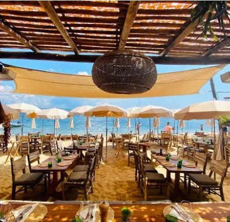 La Treille Au Coeur Du Village